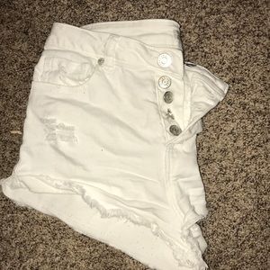 size 6 distressed white shorts